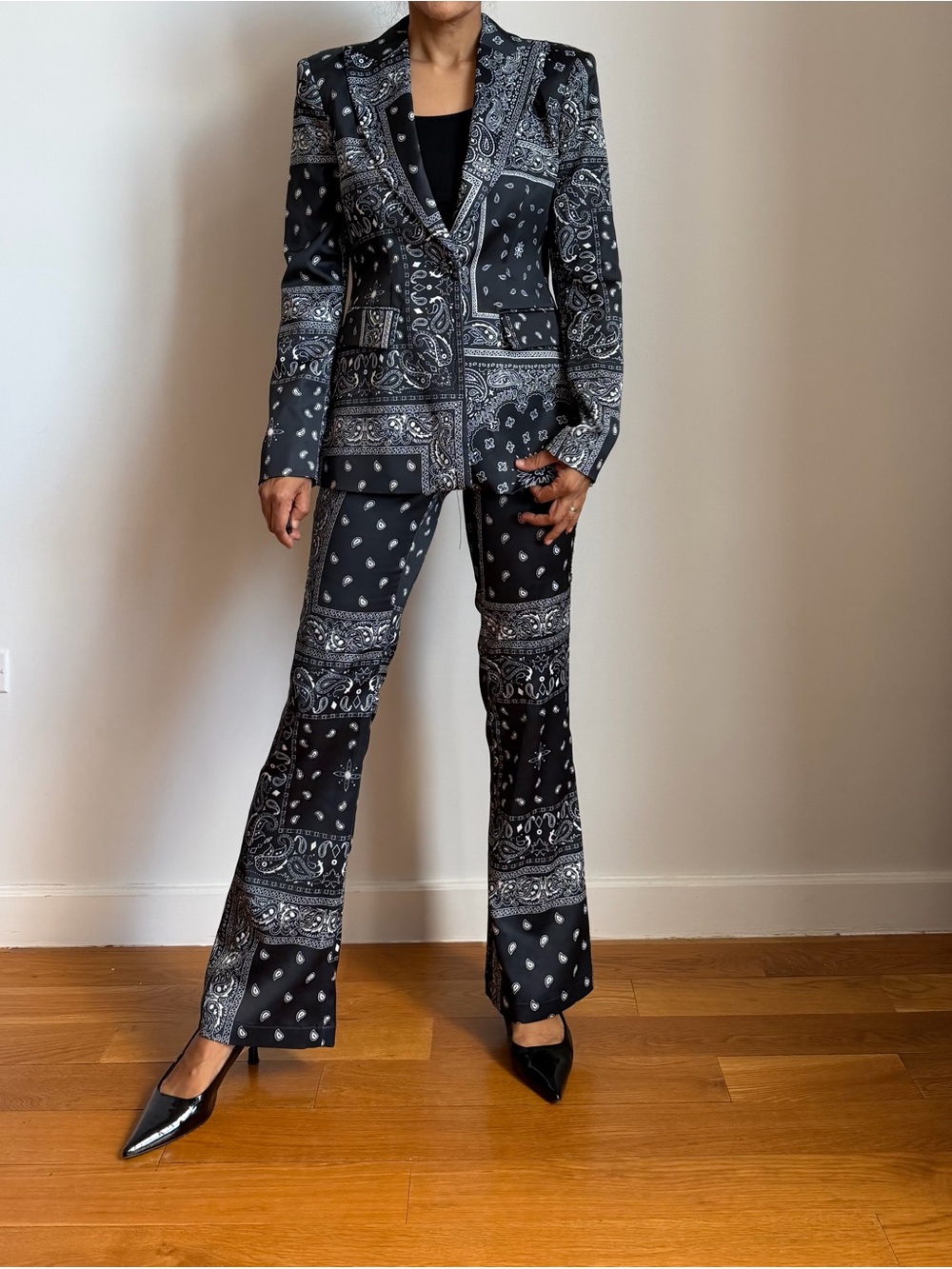 NEW Stylish Black Bandana Print Blazer & Pants Set - Women